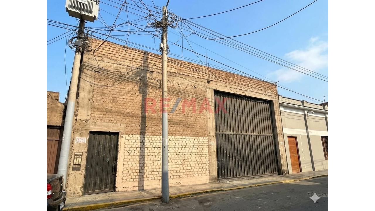 Gran Almacen Comercial 625 M2/ 1,269 M2 Construido En 3 Niveles