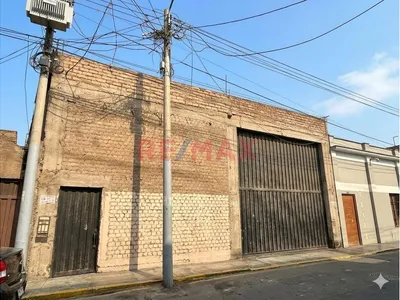 Gran Almacen Comercial 625 M2/ 1,269 M2 Construido En 3 Niveles