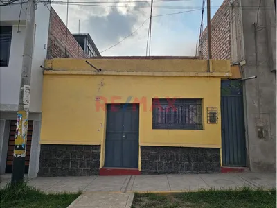 Venta Casa En Miraflores - Puente Arnao