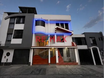 Se Vende Departamento Urb El Recreo Calle Santo Domingo (Piso 3)