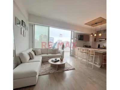 Venta De Departamento En Magdalena Límite Con San Isidro Con Estacionamiento