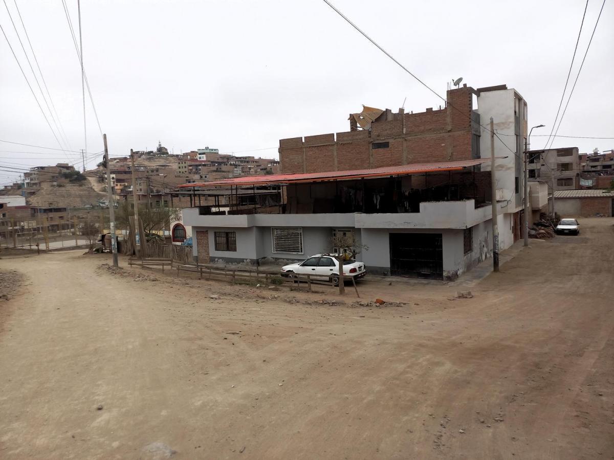 Venta de Casa en Villa María del Triunfo - Lima 3 Dormitorios 