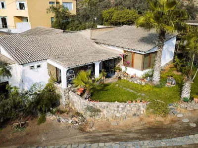 Venta de Casa en Santiago de Surco - Lima 4 Dormitorios