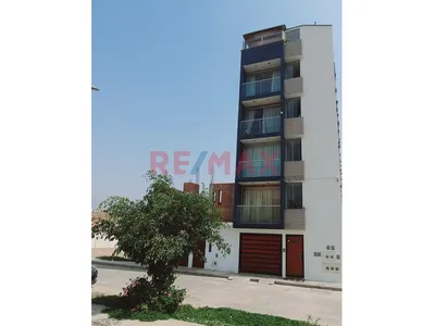 Vendo Departamento Aamplio Con Balcon En Piso 3 - San Antonio De Carabayllo Incluye 1 Estacionamiento Y 1 Terraza Con Parrilla.