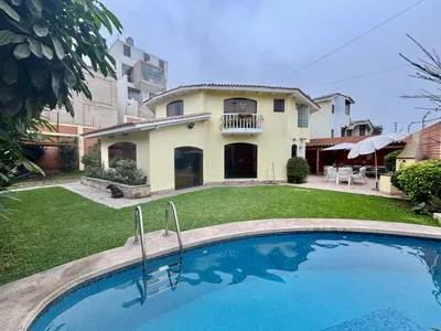 Venta de Casa en La Molina - Lima 4 Dormitorios