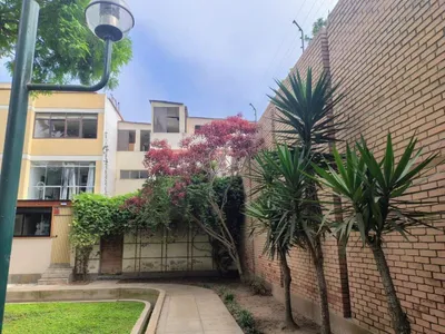 Venta de Local Comercial en San Isidro - Lima 0 Dormitorio 