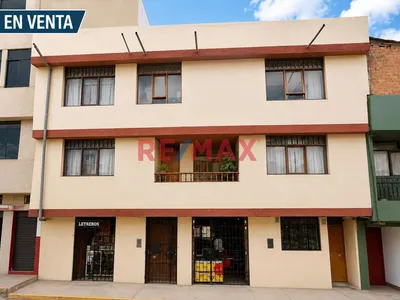 Propiedad Comercial Con 4 Departamentos Independientes + 2 Locales Comerciales – Cajamarca