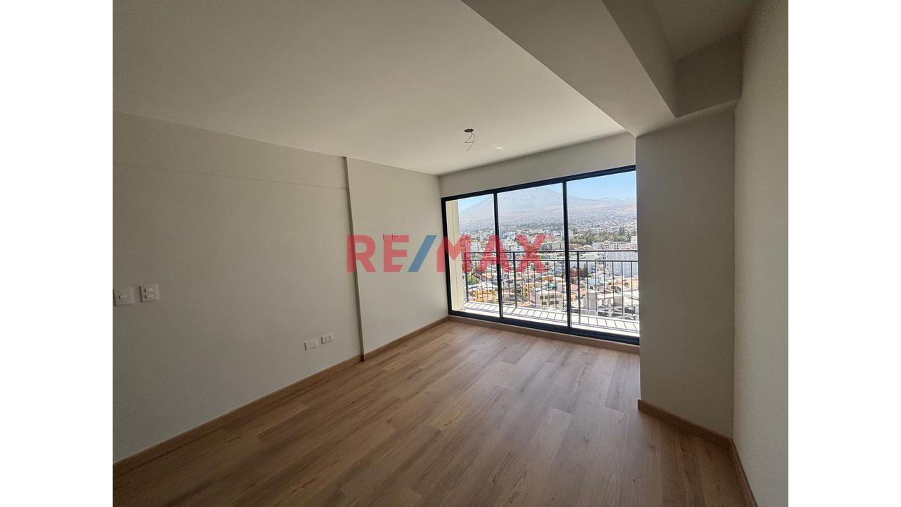 ¡Moderno Departamento De 2 Dormitorios Con Vista Panorámica – Av. Metropolitana!