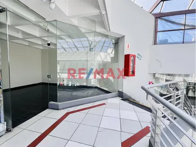 Local Comercial En Alquiler - El Panorámico