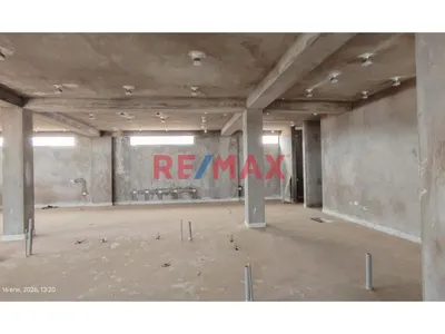 Se Vende Local  Industrial Con Edificación Construida  De 300 Mt²