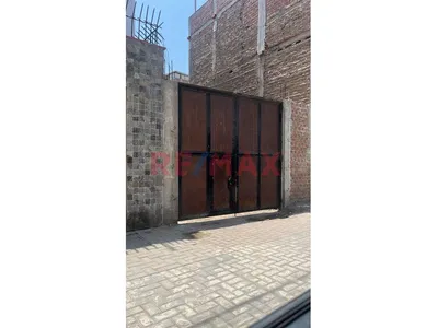 Se Vende Terreno De 289 Mt2 A Una Cuadra De La Playa De Huanchaco A 160,000 Dólares