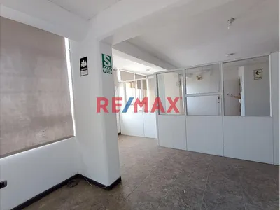 🏢 Oficina En Alquiler En Plaza Fuerte – Piura