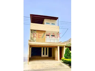 Casa En Venta Con Piscina En Mirasol De Huampani