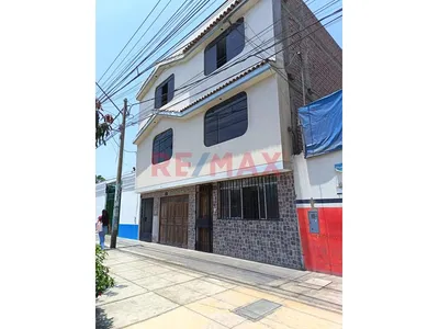 Se Vende Multifamiliar De 3 Pisos En Av. Los Faisanes-Chorrillos