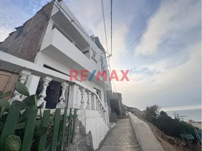 Venta De Casa-Hospedaje De 3 Pisos.