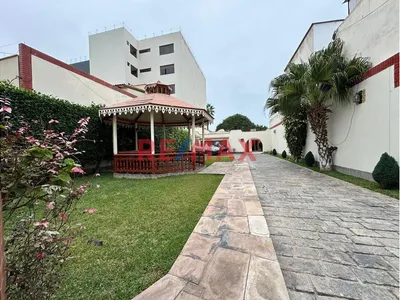 Oportunidad Única !! Vendo Linda Casa En La Punta Con Dos Frente Y Una Hermosa Vista Desde La Playa Arenilla Hasta Chorrillos !!