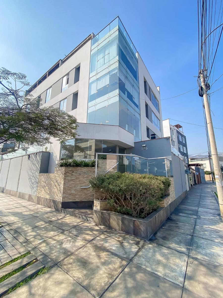 Venta de Departamento en Santiago de Surco - Lima 3 Dormitorios 