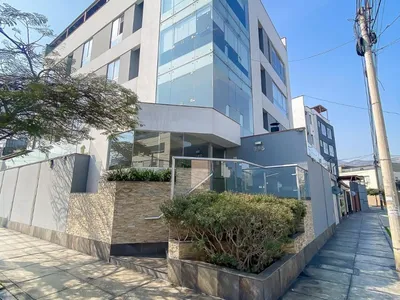 Venta de Departamento en Santiago de Surco - Lima 3 Dormitorios
