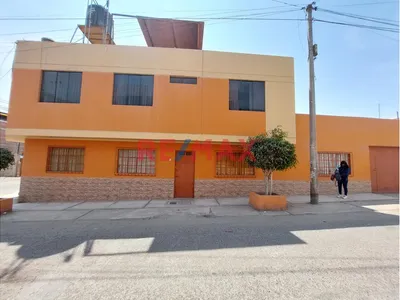 Casa Comercial En Venta