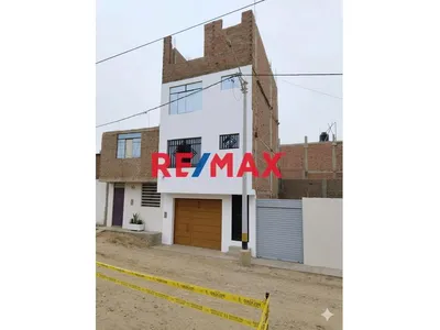 📢 ¡Atención Inversionistas! Casa De 3 Pisos En Huanchaquito Bajo 📢