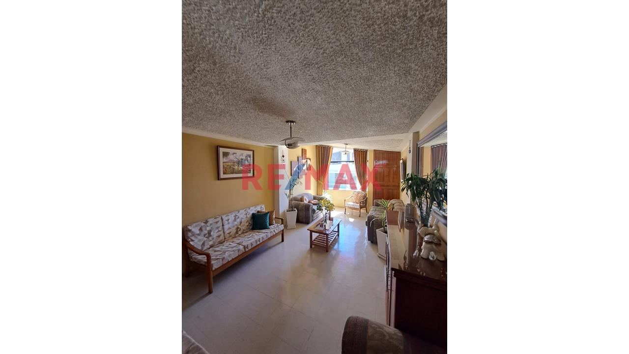 Casa En Venta Urb Lambramani