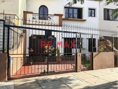 Vendo Departamento En Primer Piso De Casa En La Mejor Zona De Jesus Maria