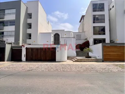 Venta De Casa En Miraflores De 397M2 Con Cochera