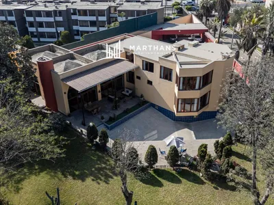 Venta de Casa en La Molina - Lima 5 Dormitorios