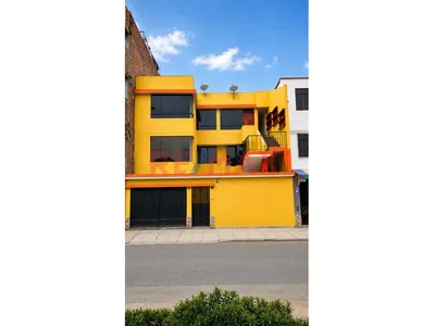 Departamento Amplio Y Acogedor - 3Er Piso + Aires