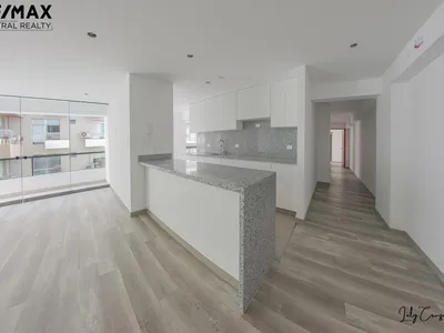 Venta de Departamento en Santiago de Surco - Lima 3 Dormitorios