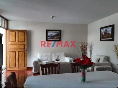 Venta De Casa En Urb California 150 M2 3 Pisos A Dos Cuadras Del Parque Grande