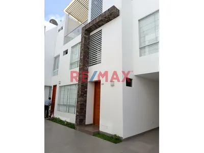 Alquiler De Triplex En Urb Quinta Ana Maria