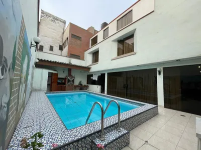Casa en venta · Calle las Caobas, La Molina · 450 m², 4 dorm.