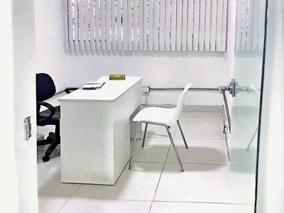 San Isidro. Of. ambientado para consultorio dental, o administrativo. ZRes/como