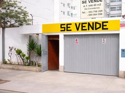 Venta de Local Comercial en Santiago de Surco - Lima 4 Dormitorios 