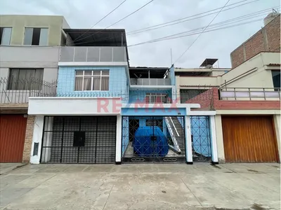 Se Alquila Departamento De 150M2 Con Cochera En Primer Piso Frente A Parque