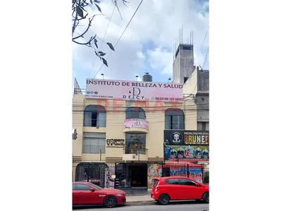 Alquiler De Local Comercial En La Av. Goyeneche,