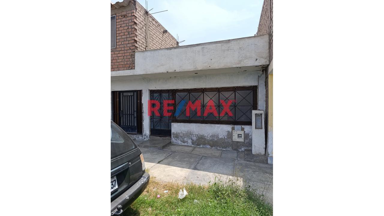 Atencion Inversionistas: Venta De Casa Como Terreno De 74 M2 - Distrito De Santa Rosa
