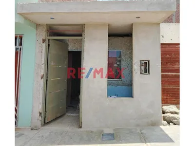 Se Vende Casa En Vallesol Cerca A Mercado , Paradero De Combis