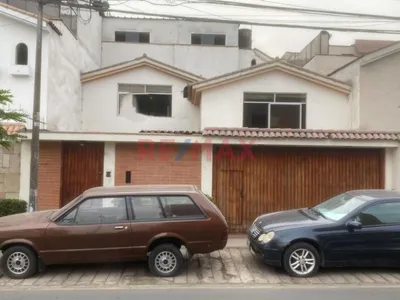 Venta de Casa en La Molina - Lima 6 Dormitorios