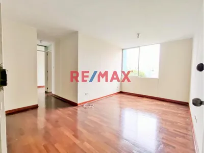 Departamento Frente A Parque, Acogedor Y Luminoso | Ubicación Céntrica