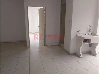 ¡Amplio Departamento En 3Er Piso En Av. Argentina!