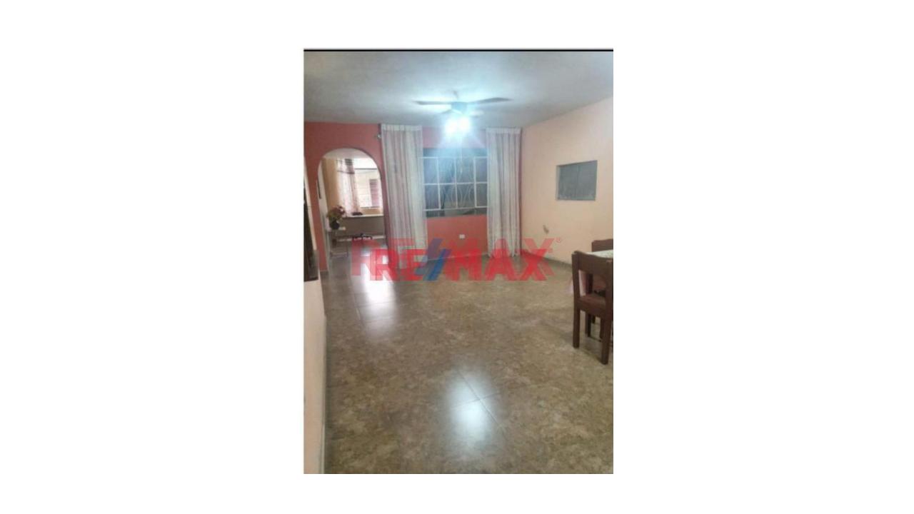 Se Vende Amplio Y Acogedor Duplex Con Azotea Totalmente Techada.
