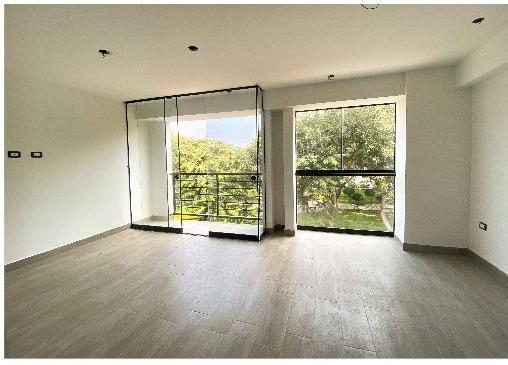 Venta de Departamento en Santiago de Surco - Lima 3 Dormitorios 