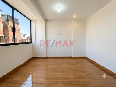 Venta Departamento 4To Piso En Estreno 3 Dormitorios Vista Exterior En Surco