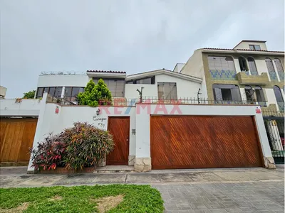 En Venta Hermosa Casa En La Molina - Calle Privada