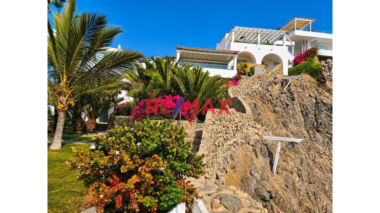 Venta Exclusiva Casa Frente Al Mar En Santa Maria Del Mar