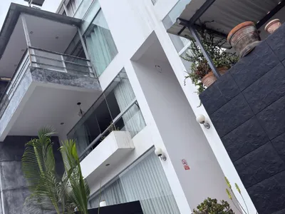 Departamento Triplex en Urb. San Luis de California en venta