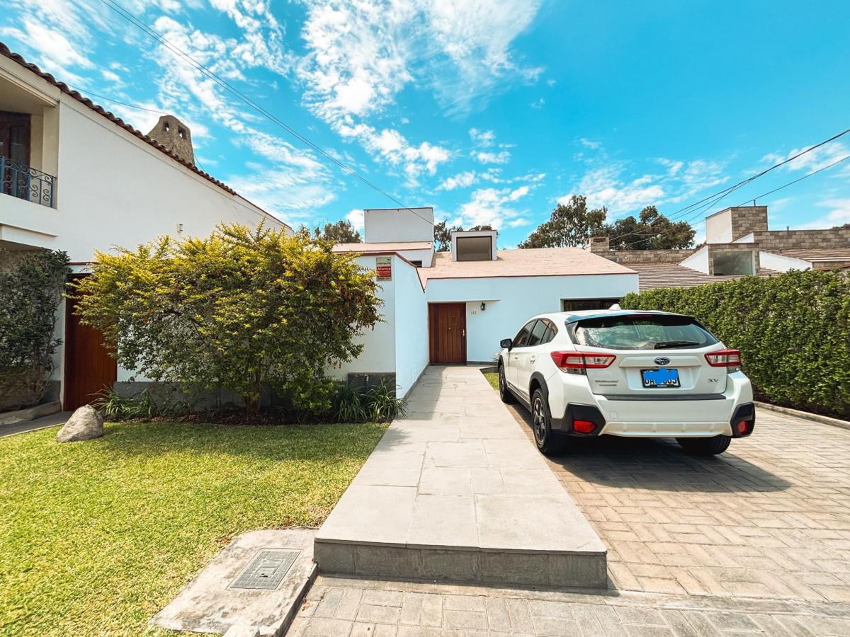 Venta de Casa en Santiago de Surco - Lima 3 Dormitorios 
