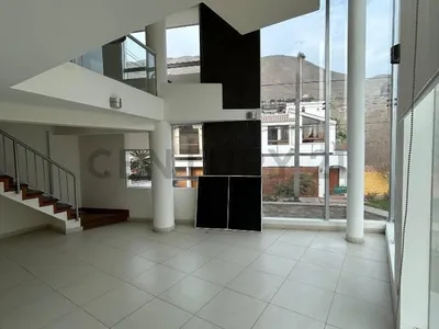 Venta de Departamento en Santiago de Surco - Lima 5 Dormitorios